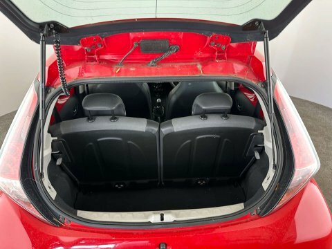 Toyota Aygo X -Pression Vvt-i Red #6