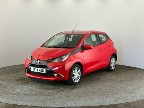 Toyota Aygo X -Pression Vvt-i Red #3