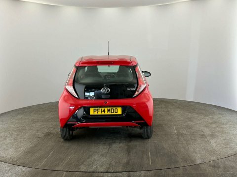 Toyota Aygo X -Pression Vvt-i Red #5