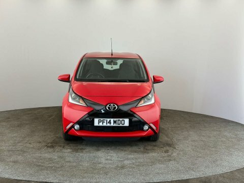 Toyota Aygo X -Pression Vvt-i Red #2