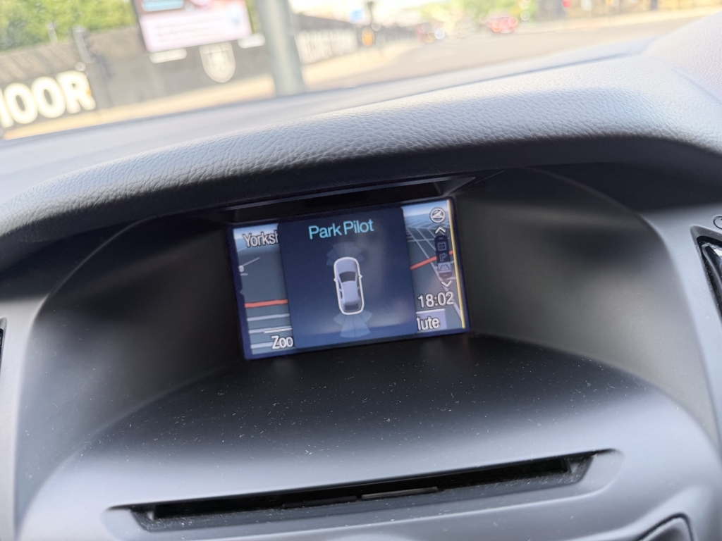 Ford Focus 1.0 Ecoboost 125 Zetec H B White 35 Road Tax V #15