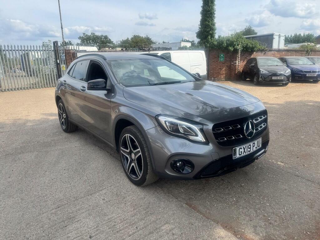 Mercedes-Benz GLA Class 1.6 Gla180 Urban Edition 7G-dct Euro 6 Ss Grey