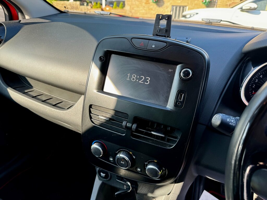 Renault Clio 1.5 Dci 90 Dynamique Nav White #34