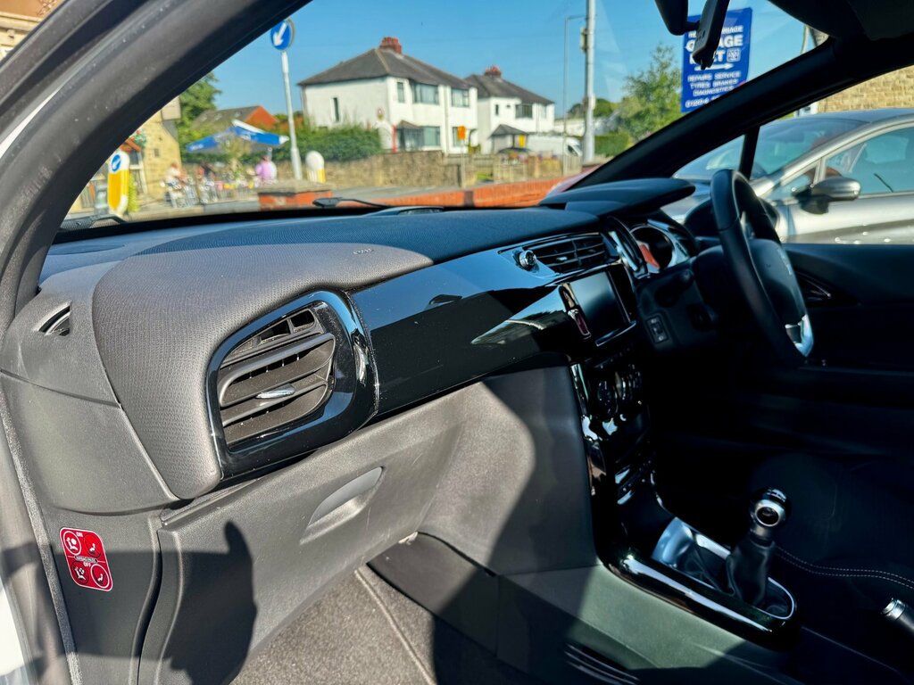 DS DS 3 1.2 Puretech Elegance Hatchback Eat6 Blue #60