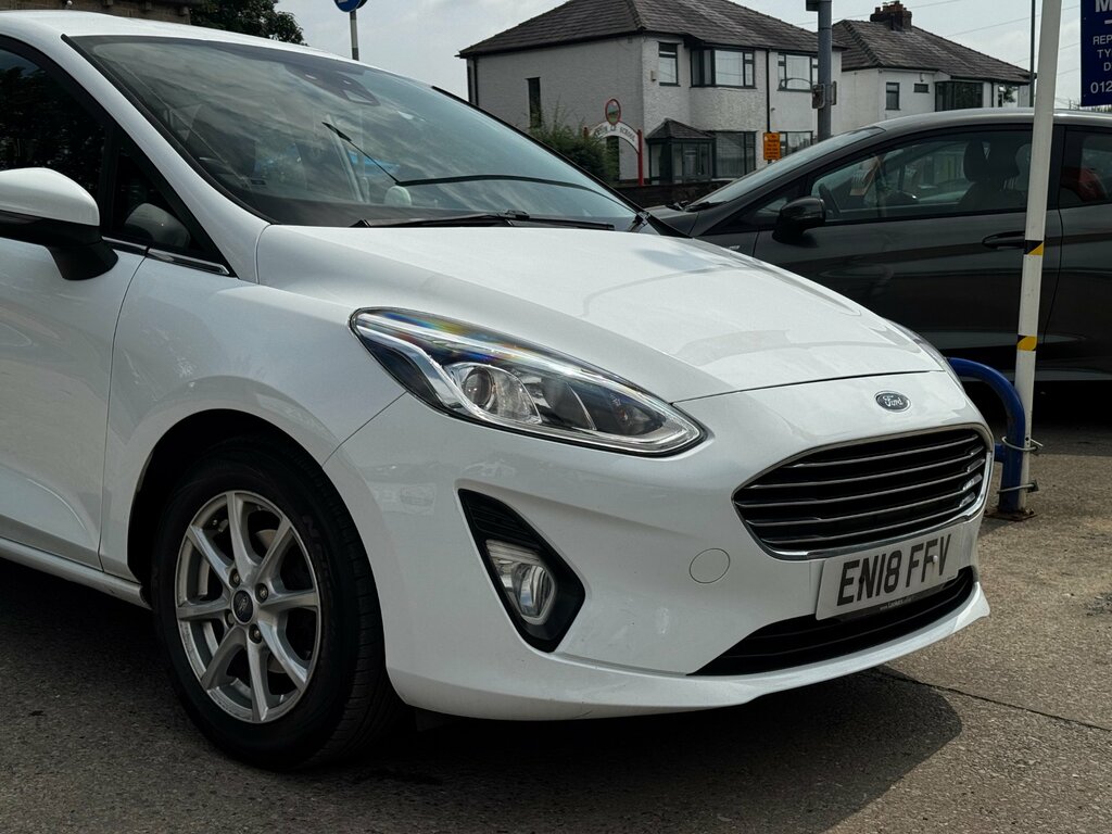 Ford Fiesta St-line White #24