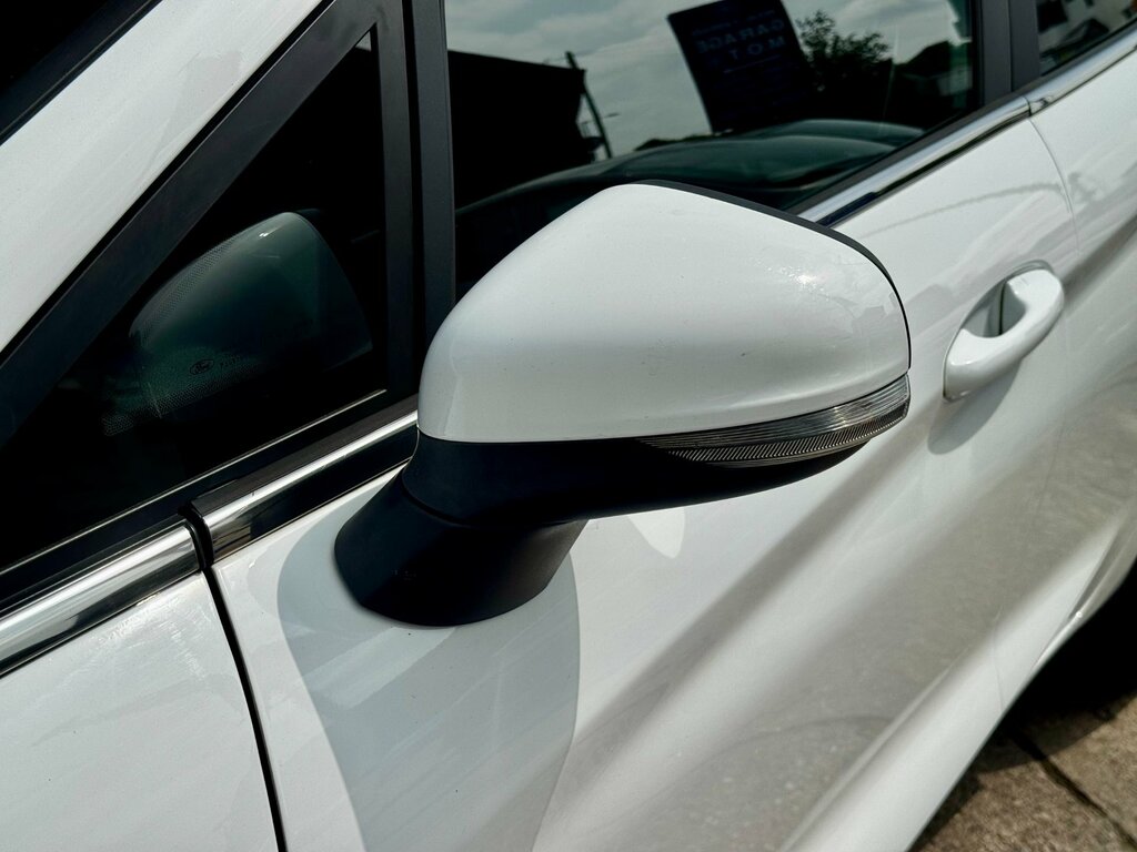 Ford Fiesta St-line White #32