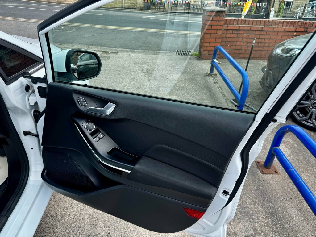 Ford Fiesta St-line White #11
