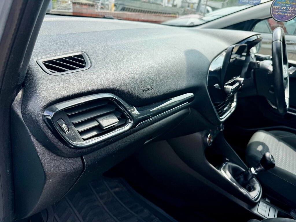 Ford Fiesta St-line White #54