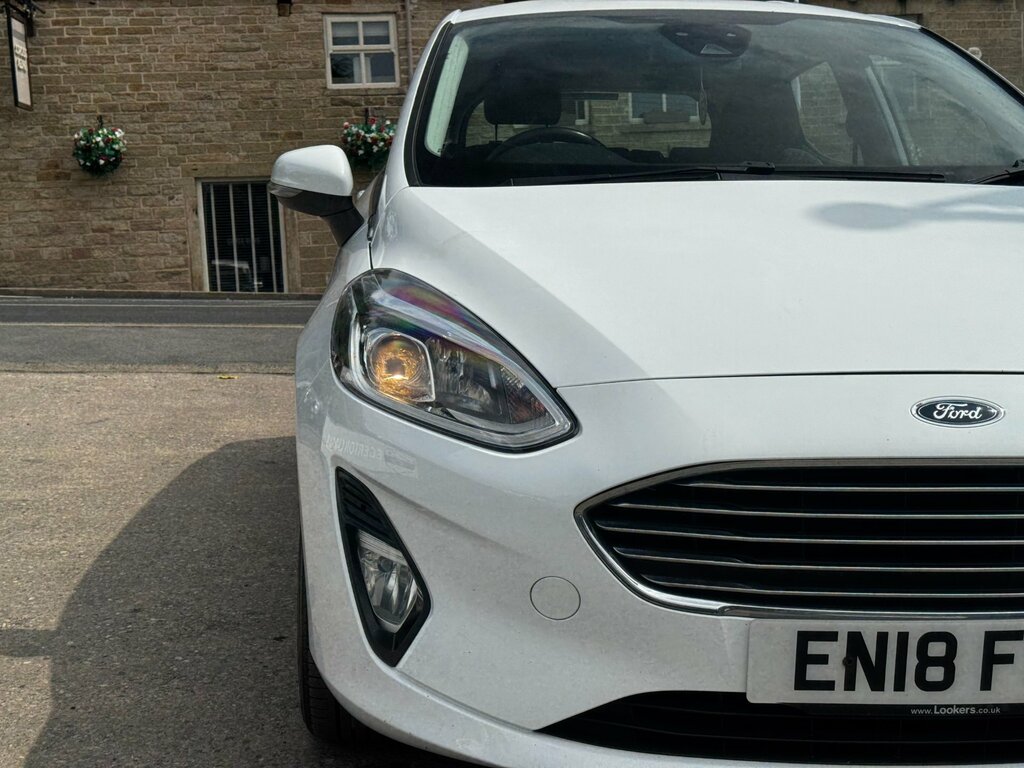 Ford Fiesta St-line White #22