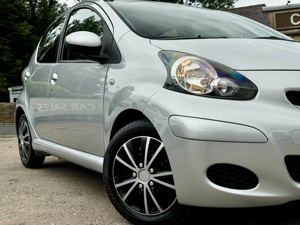 Toyota Aygo Hatchback Grey #15