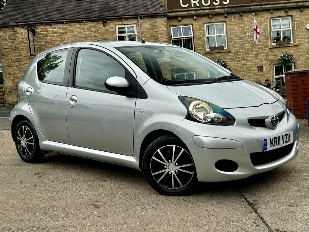 Toyota Aygo Hatchback Grey #25