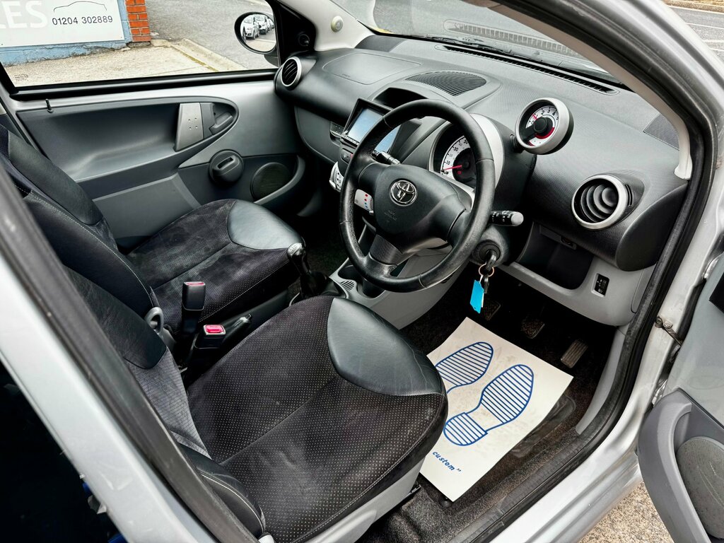Toyota Aygo Hatchback Grey #8