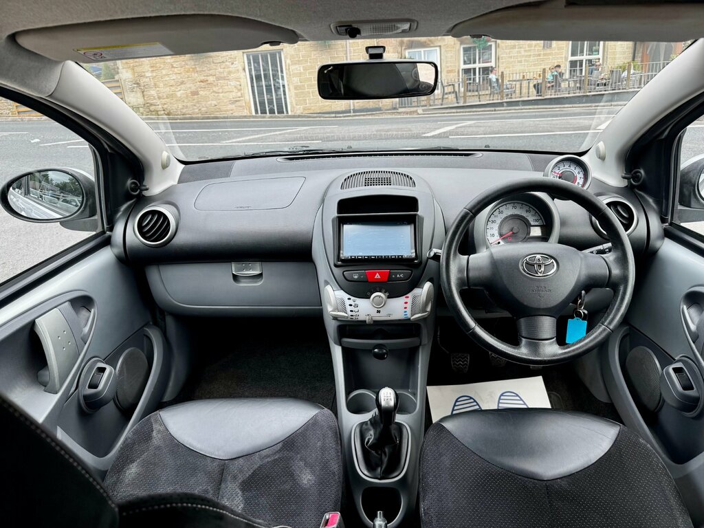 Toyota Aygo 1.0 Vvt-i Ice Hatchback Euro 5 Silver #3