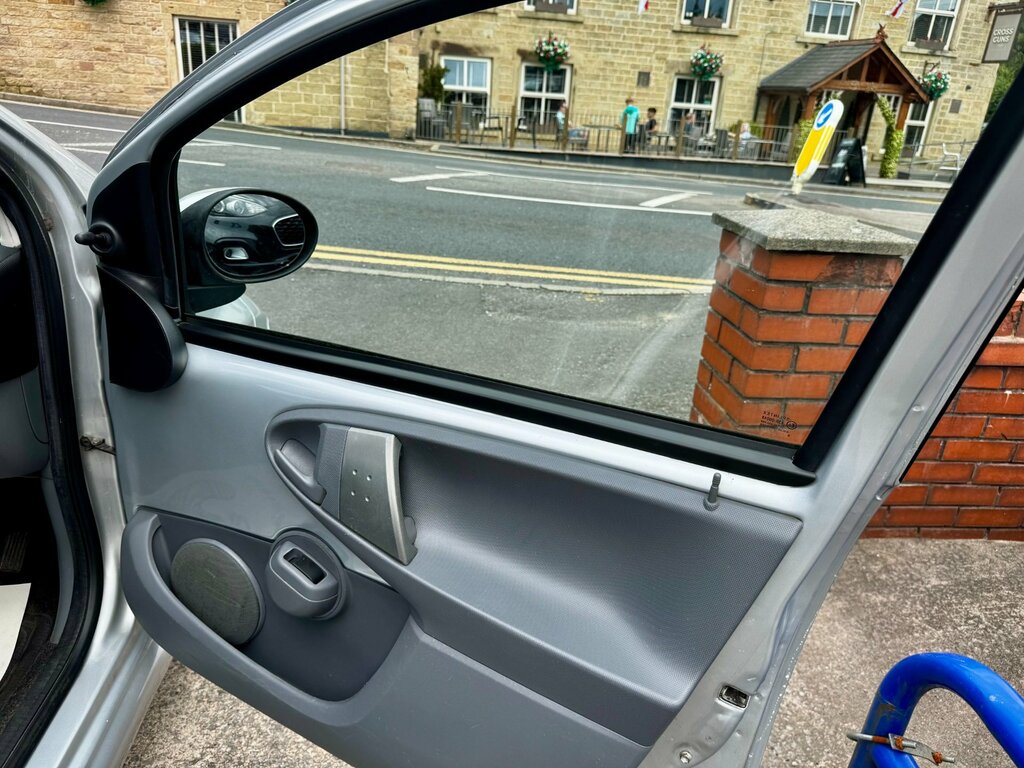 Toyota Aygo Hatchback Grey #12