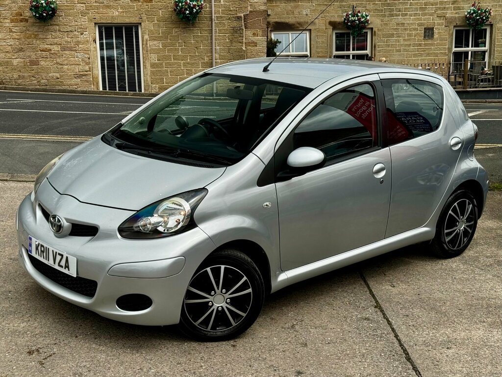Toyota Aygo 1.0 Vvt-i Ice Hatchback Euro 5 Silver #2