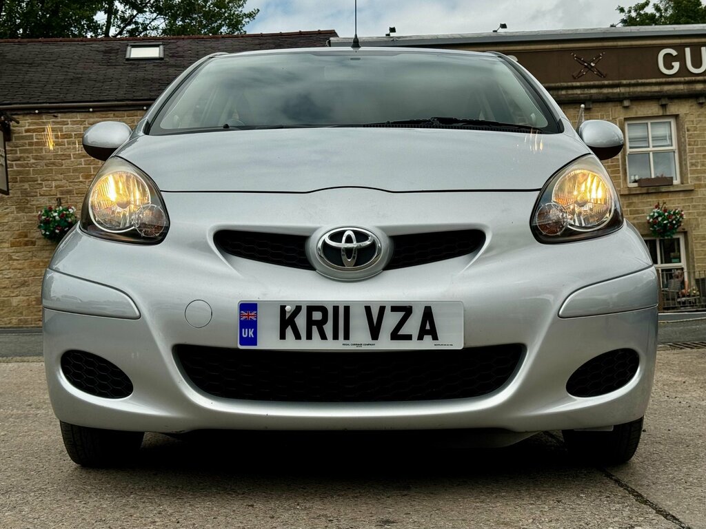 Toyota Aygo Hatchback Grey #28