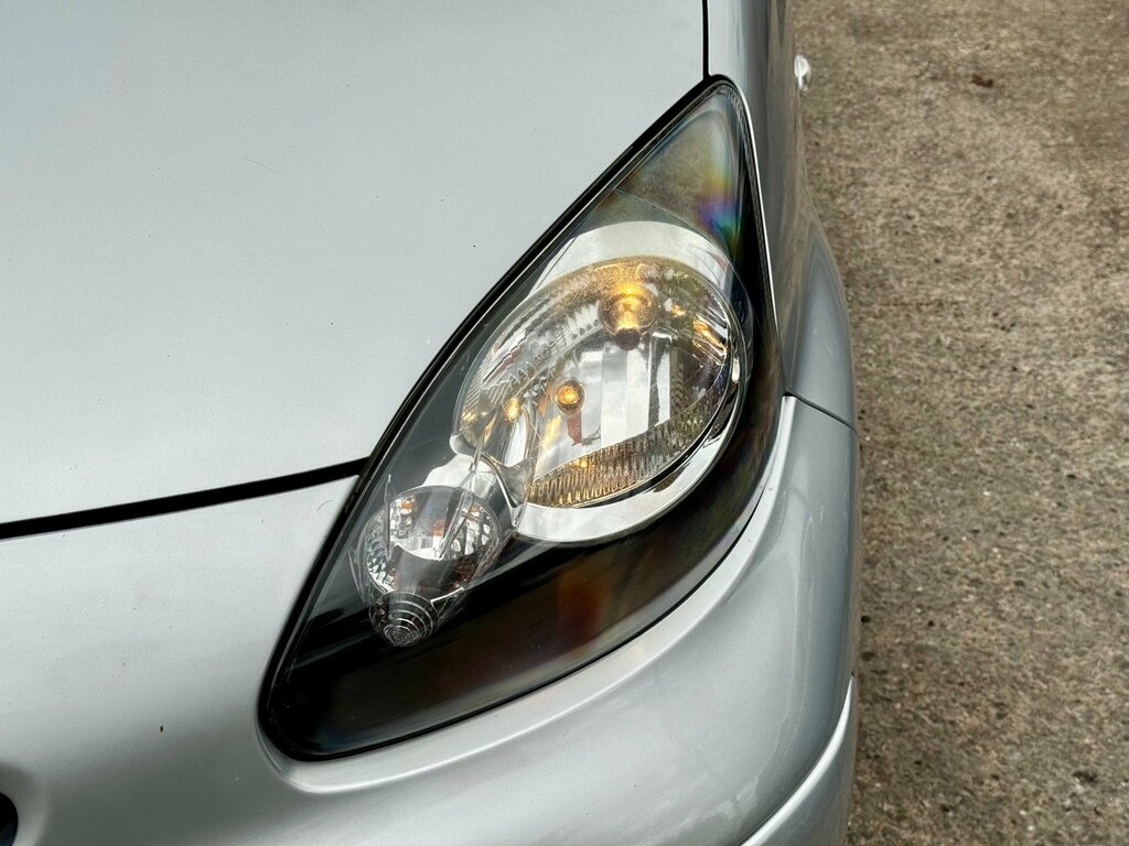 Toyota Aygo Hatchback Grey #26
