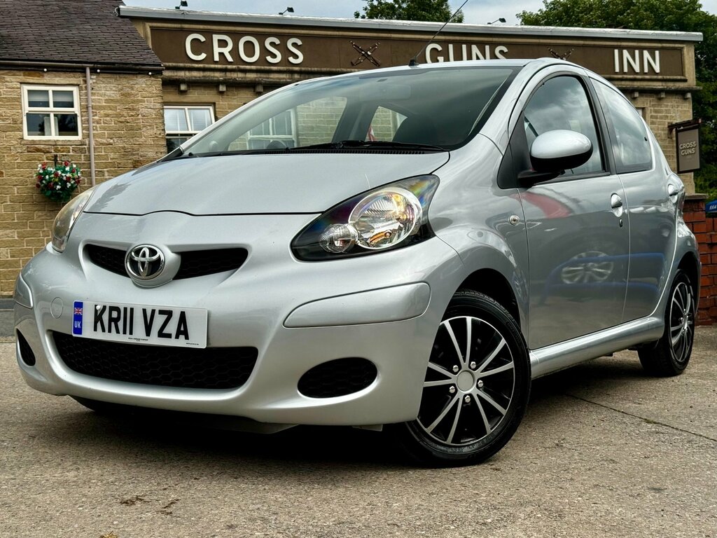 Toyota Aygo Hatchback Grey #33