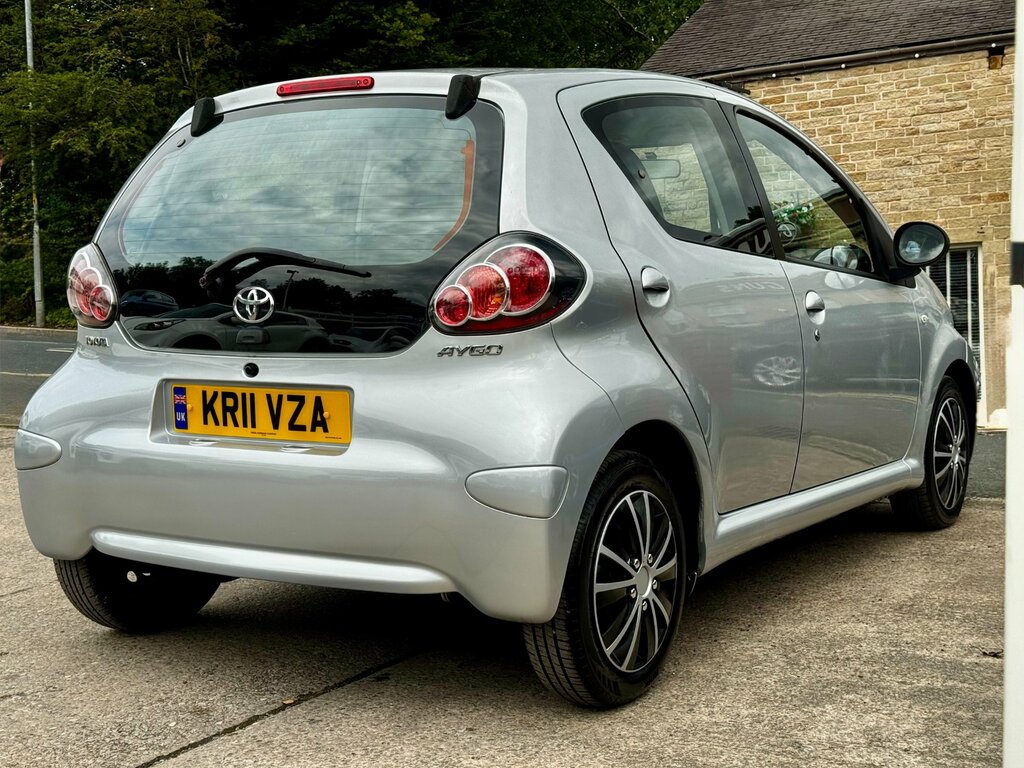 Toyota Aygo 1.0 Vvt-i Ice Hatchback Euro 5 Silver #4