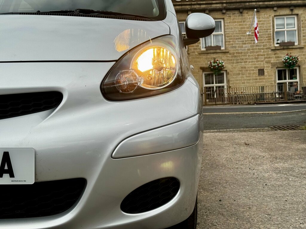 Toyota Aygo Hatchback Grey #27