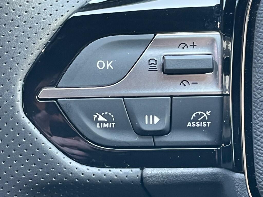 Peugeot 408 Peugeot 408 1.6 12.4Kwh Gt Fastback Plu Black #40