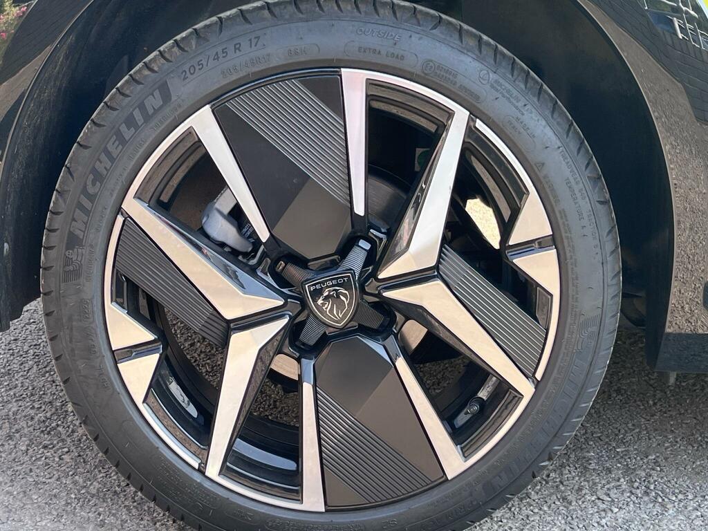 Peugeot 208 1.2 Puretech Gt Premium Hatchback Manua #4