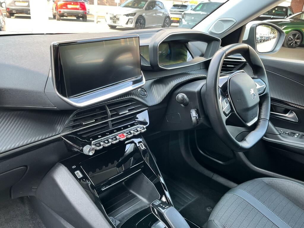 Peugeot e-2008 50Kwh Allure Premium Suv 136 Ps White #3