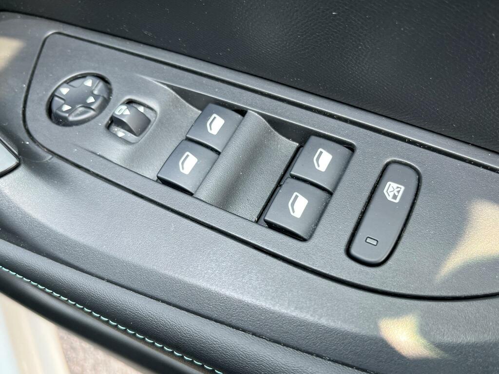 Peugeot e-2008 0.0 100Kwh E-2008 Gt Blue #21