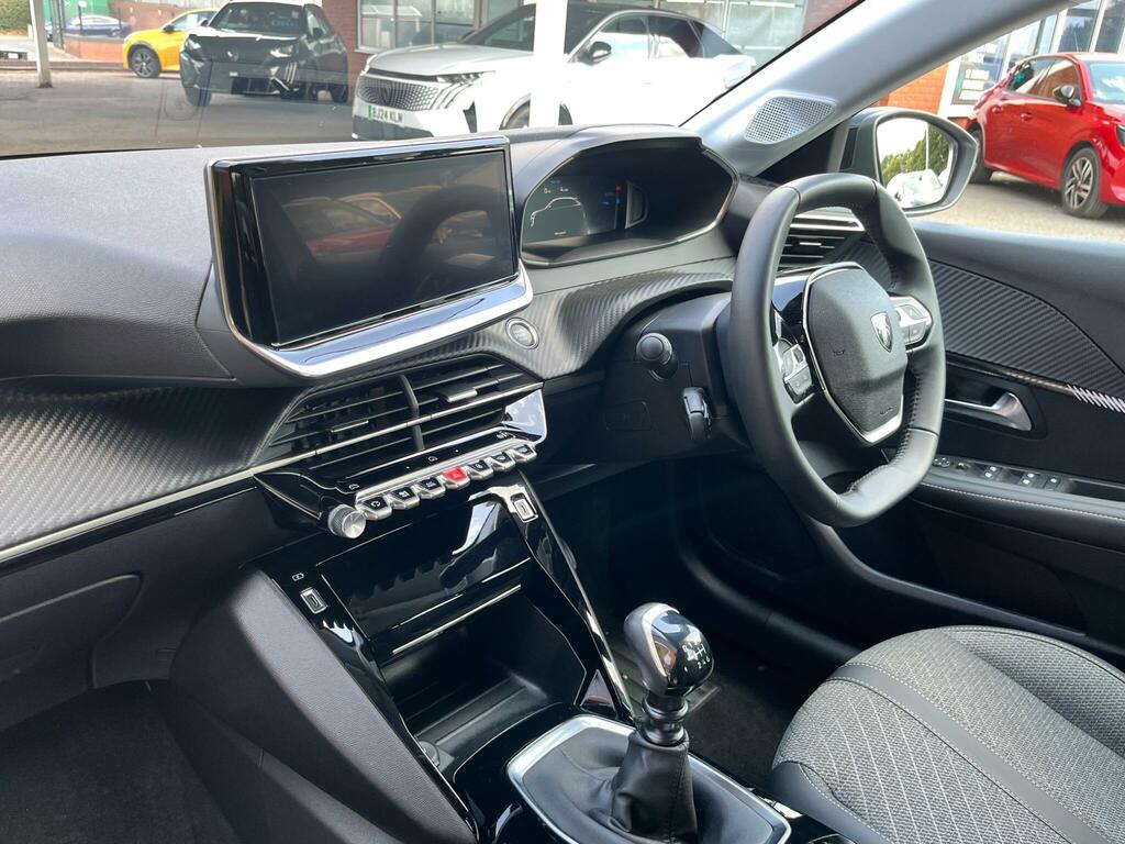 Peugeot 208 1.2 Puretech Allure Hatchback Eu HG25EFX #3