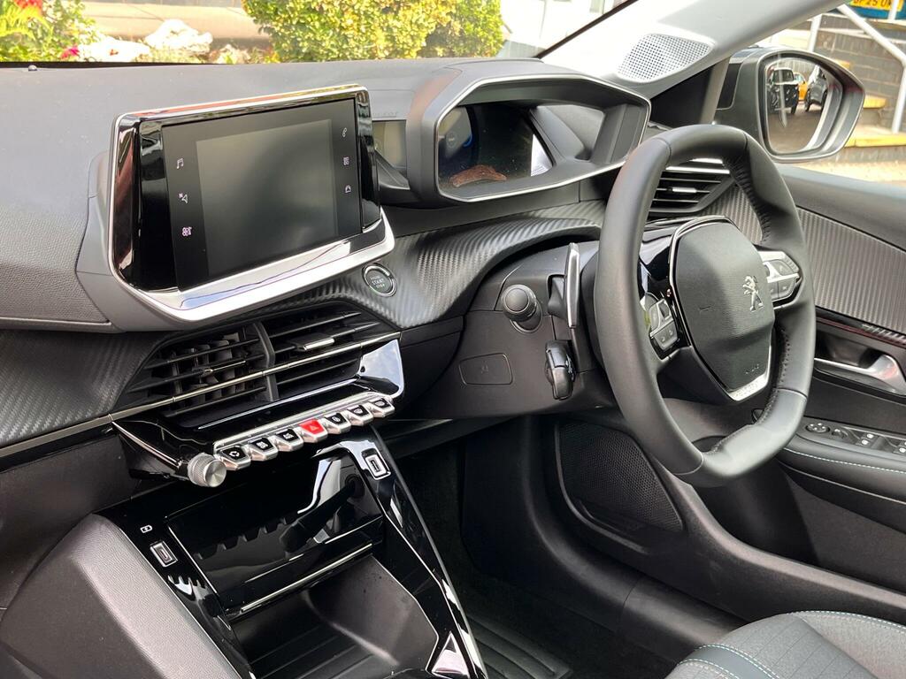 Peugeot 208 1.2 Puretech Allure Premium Hatchback Red #3