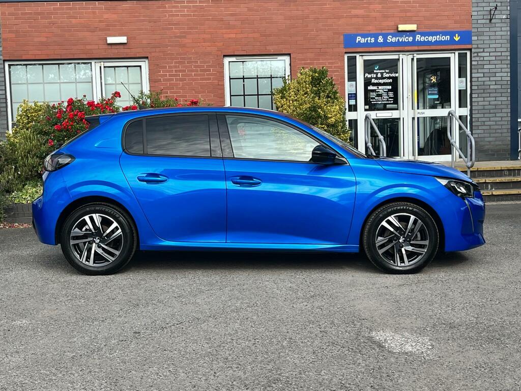 Peugeot 208 1.2 Puretech Allure Premium Hatchback #6