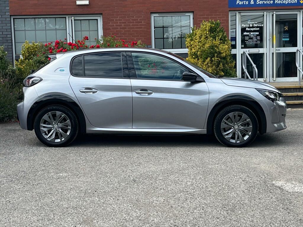 Peugeot e-208 50Kwh Allure Premium Hatchback  #6