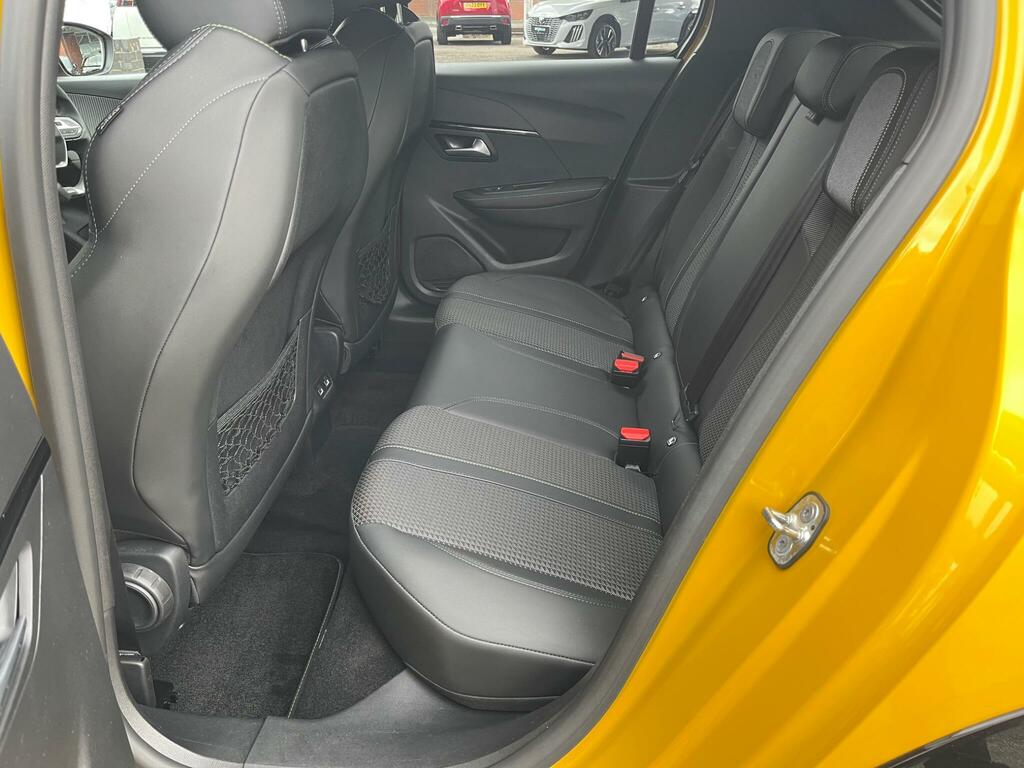Peugeot e-208 Allure Premium Yellow #48