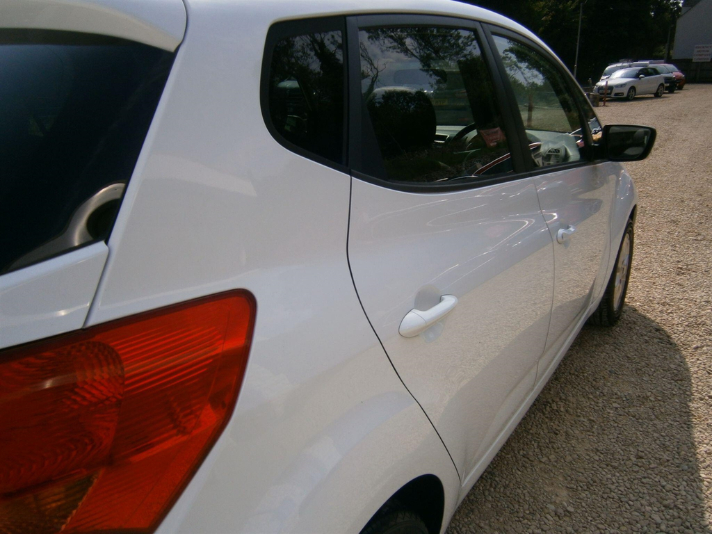 Kia Venga 1.6 Ecodynamics 3 Red #21