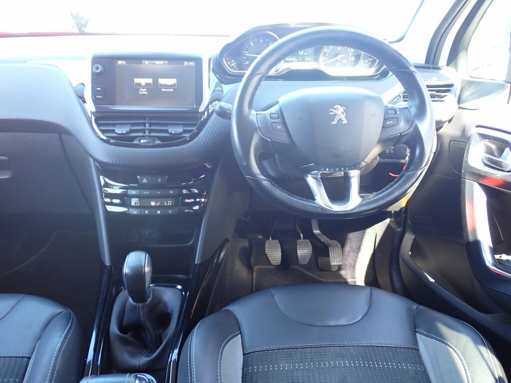 Peugeot 2008 1.6 Bluehdi Allure Suv Euro 6 S GJ67AHO White #2
