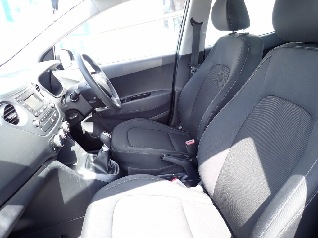 Hyundai I10 1.2 Se Hatchback Euro 6 87 Ps Black #3