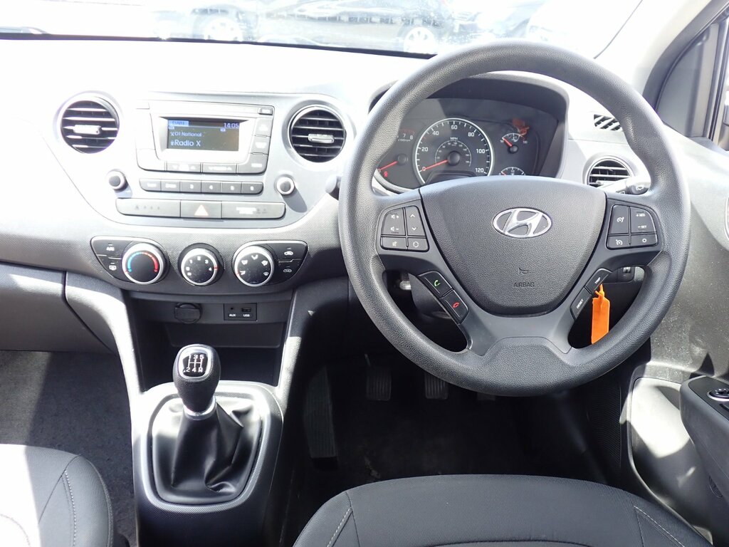 Hyundai I10 1.2 Se Hatchback Euro 6 87 Ps Black #2