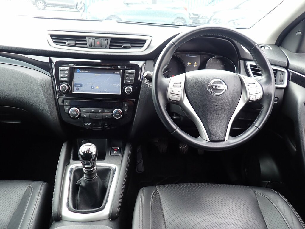 Nissan Qashqai 1.5 Dci Tekna Suv 2Wd Euro 5 S BV14XRB White #2