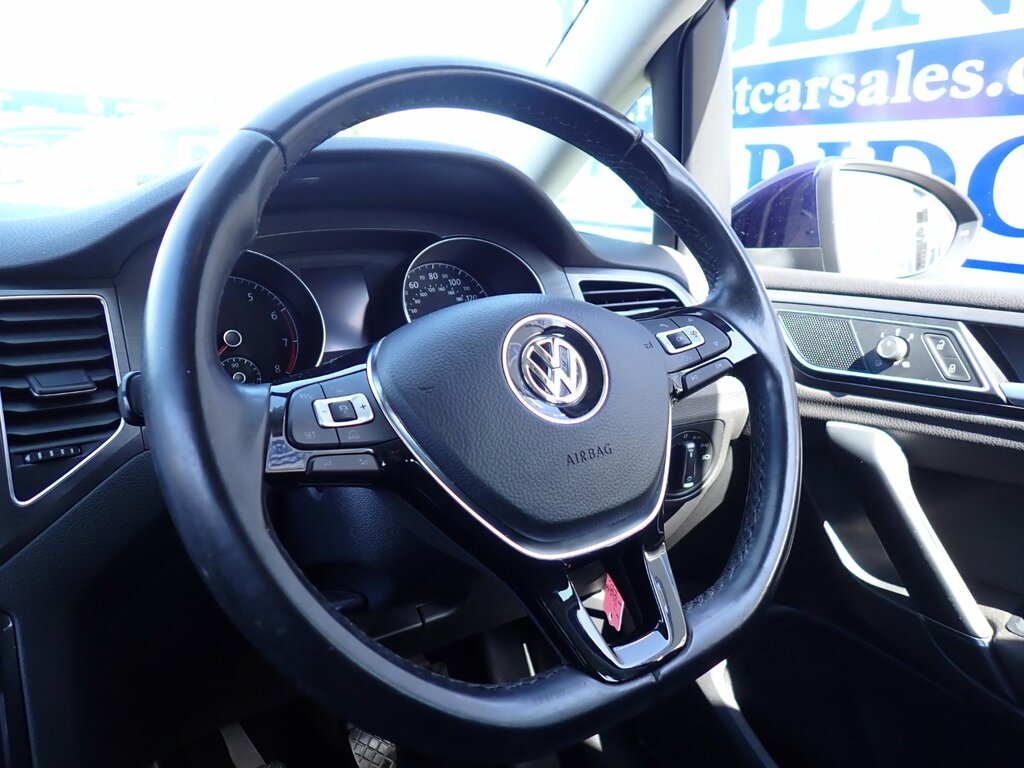 Volkswagen Golf SV Mpv Red #11