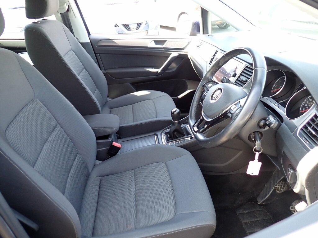 Volkswagen Golf SV Mpv Red #24
