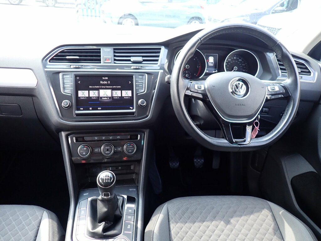 Volkswagen Tiguan 2.0 Tdi Bluemotion Tech Se Navigation Suv Dies Grey #2