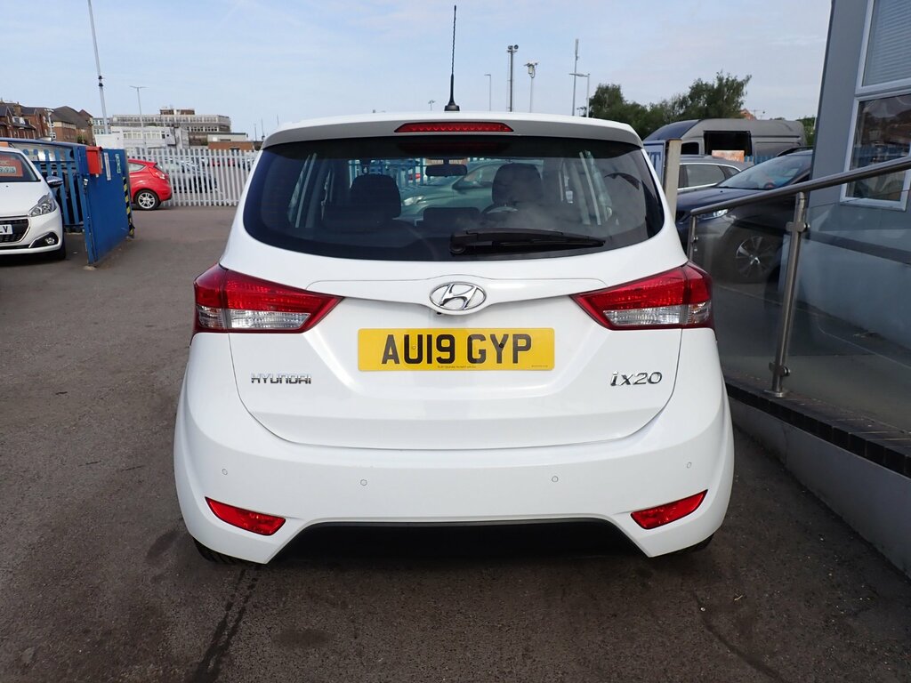 Hyundai Ix20 1.6 Se Nav Red #9