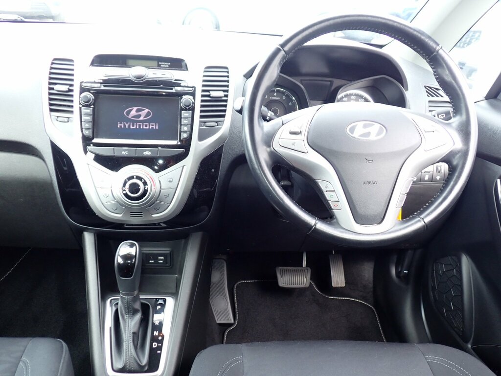 Hyundai Ix20 1.6 Se Nav Hatchback Euro 6 125 P White #2