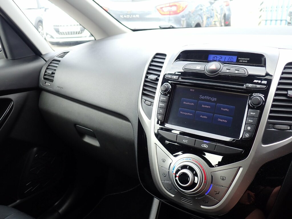 Hyundai Ix20 1.6 Se Nav Red #20