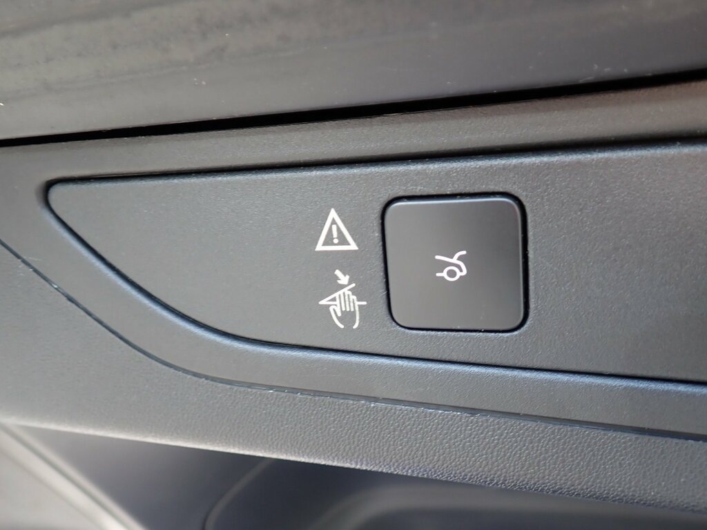 Citroen C4 1.2 Puretech Feel Plus Eat8 Euro 6 Ss Red #23