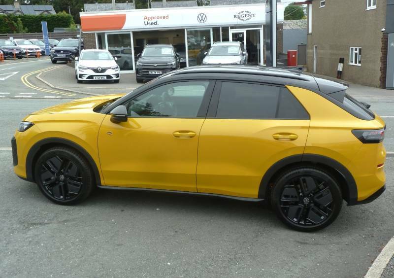 Volkswagen T-Roc 1.5 Etsi 150 R-line Dsg Black #5