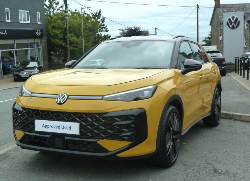 Volkswagen T-Roc 1.5 Etsi 150 R-line Dsg Black #4