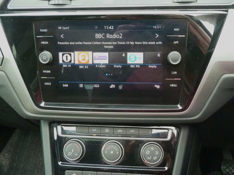 Volkswagen Touran Touran Se Tdi Bluemotion Technology S-a Black #24