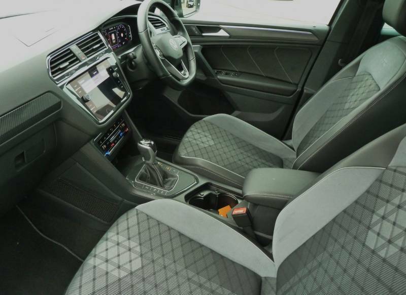 Volkswagen Tiguan 2.0 Tdi R-line 150 Dsg Grey #3