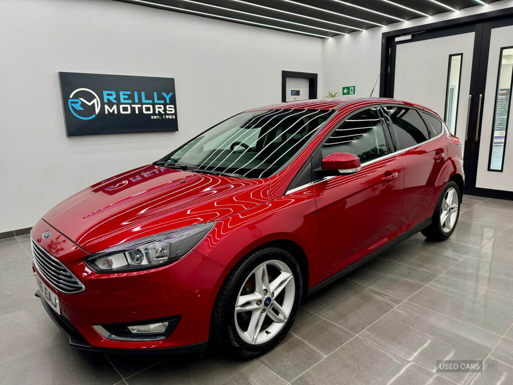 Ford Focus 1.5 Tdci 120 Titanium EN16EAJ Red
